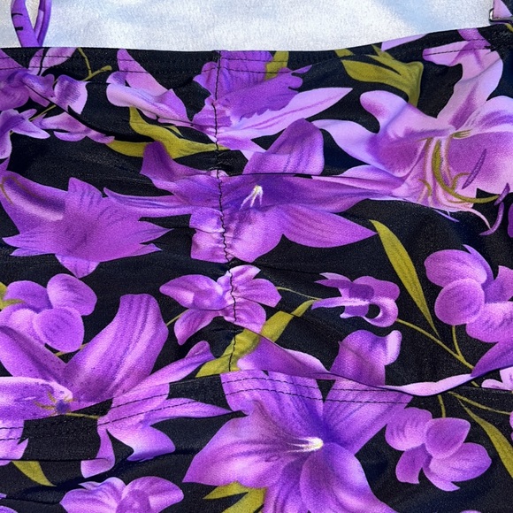 Bikini Bay swim top - Picture 2 of 7